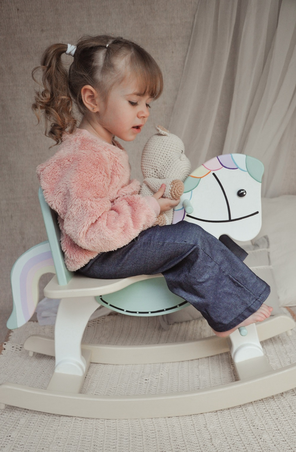 Caballito de madera mecedor