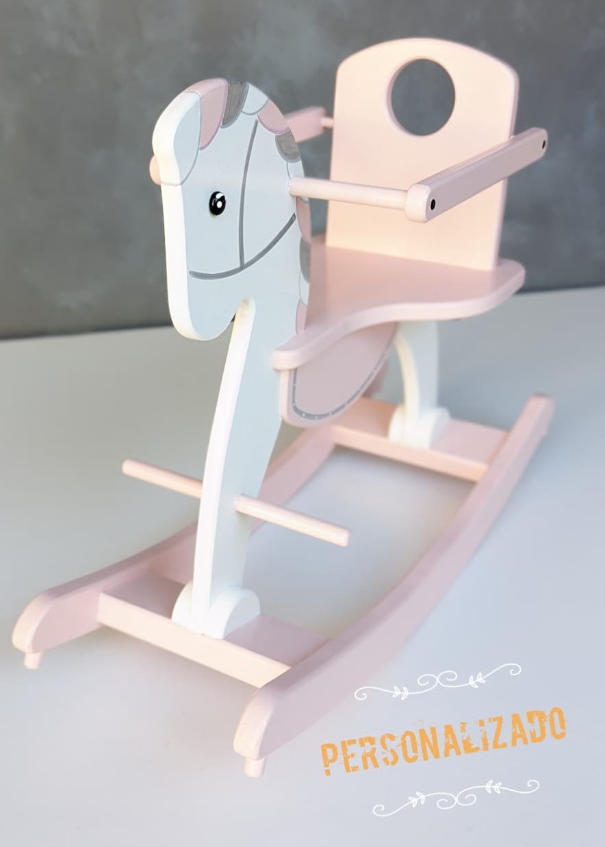 Caballito mecedor de madera