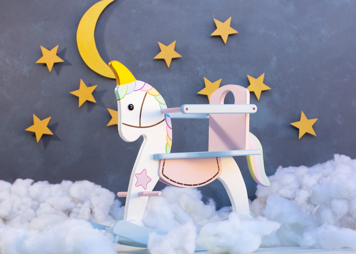 Unicornio de madera mecedor